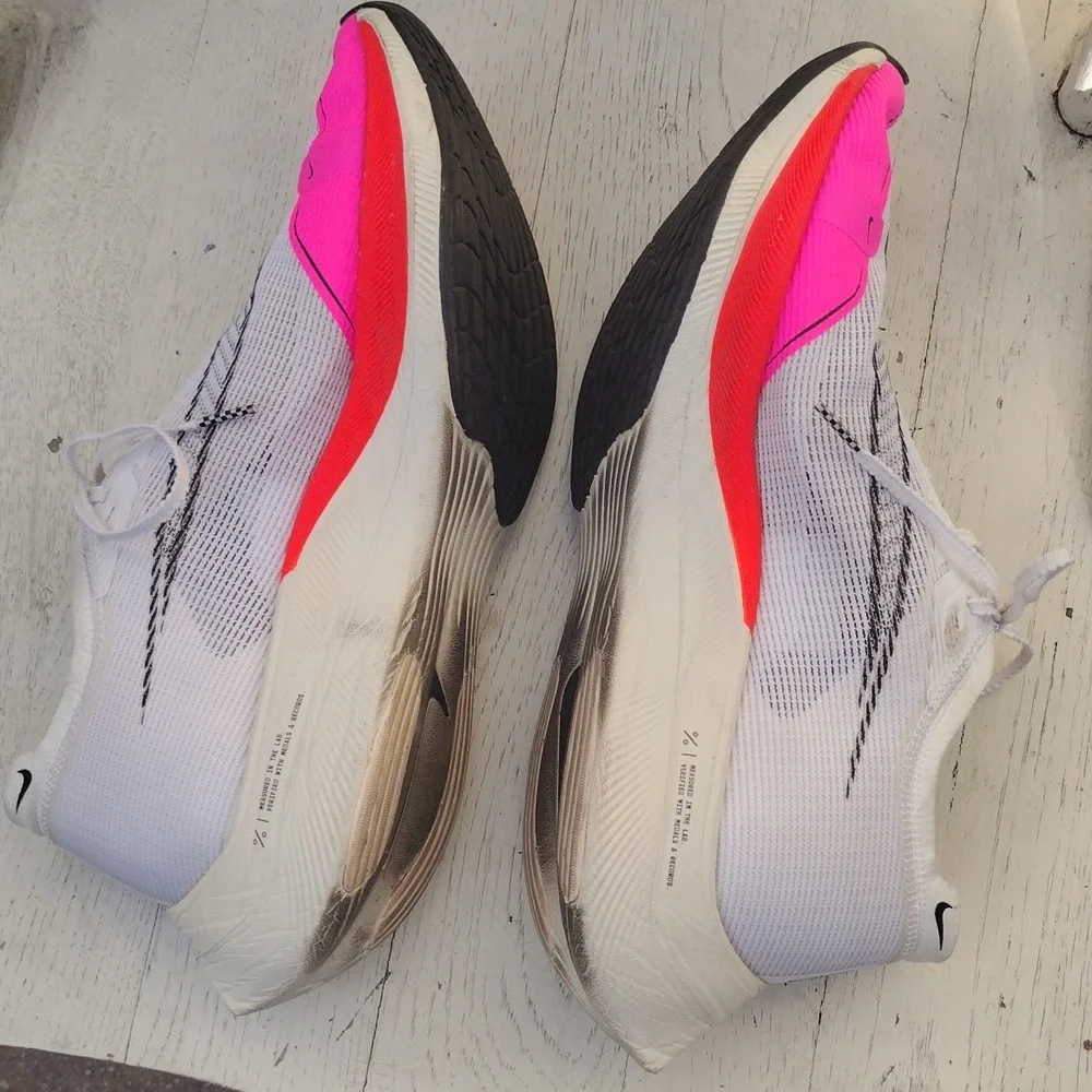 Nike  ZoomX Vaporfly Next %2  Women's Athletic Shoes - White and Pink 9.5